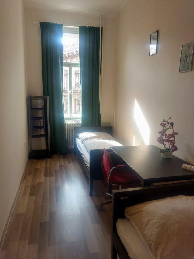 Irmas Hostel Prague Exterior photo